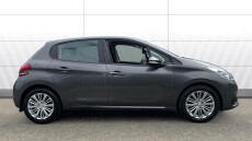 Peugeot 208 1.2 PureTech 82 Signature 5dr [Start Stop] Petrol Hatchback